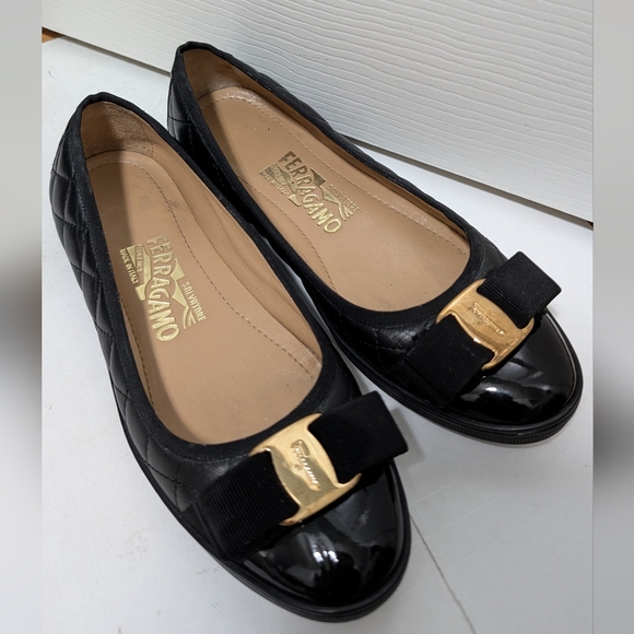 Salvatore Ferragamo Rufina フラットシューズ 6 M Salvatore ferragamo rufina flats Size 6 Black Leather